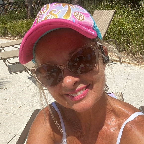 Meet your Posher, Sue - Picture 1 of 1